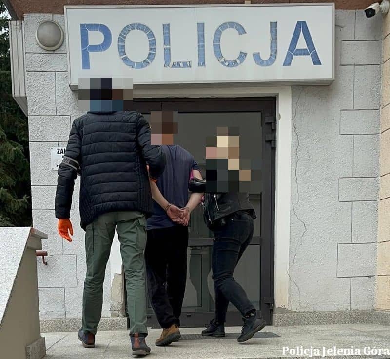 Jelenia Góra: Groził pasażerowi atrapą broni