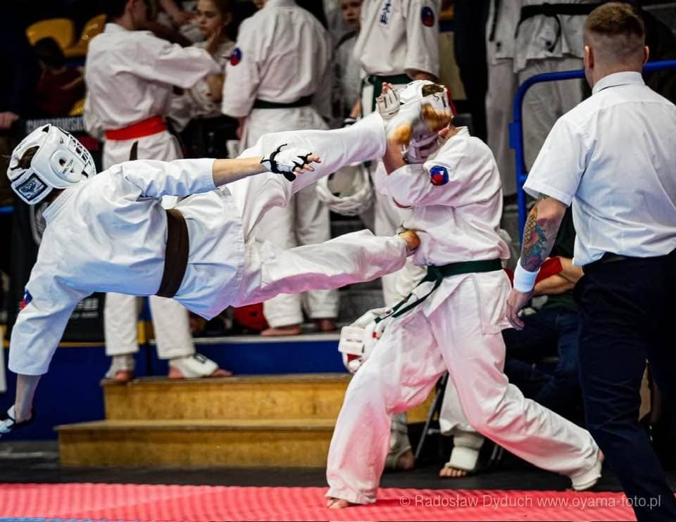 Jelenia Góra: Efektowne kopnięcia dały 16 medali