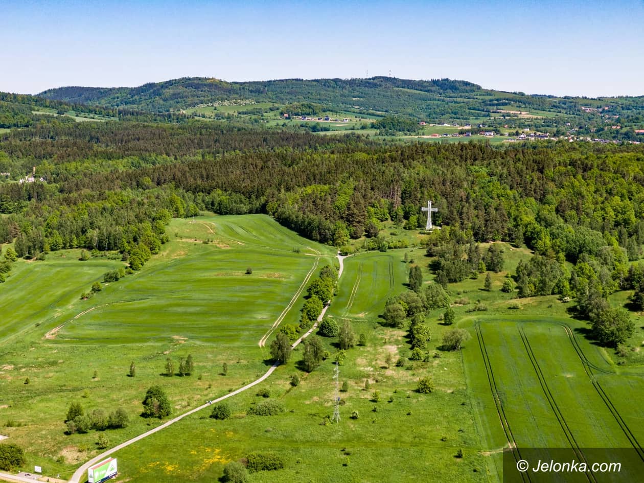 Jelenia Góra: Krzyż Milenijny – od jubileuszu do codziennych spacerów