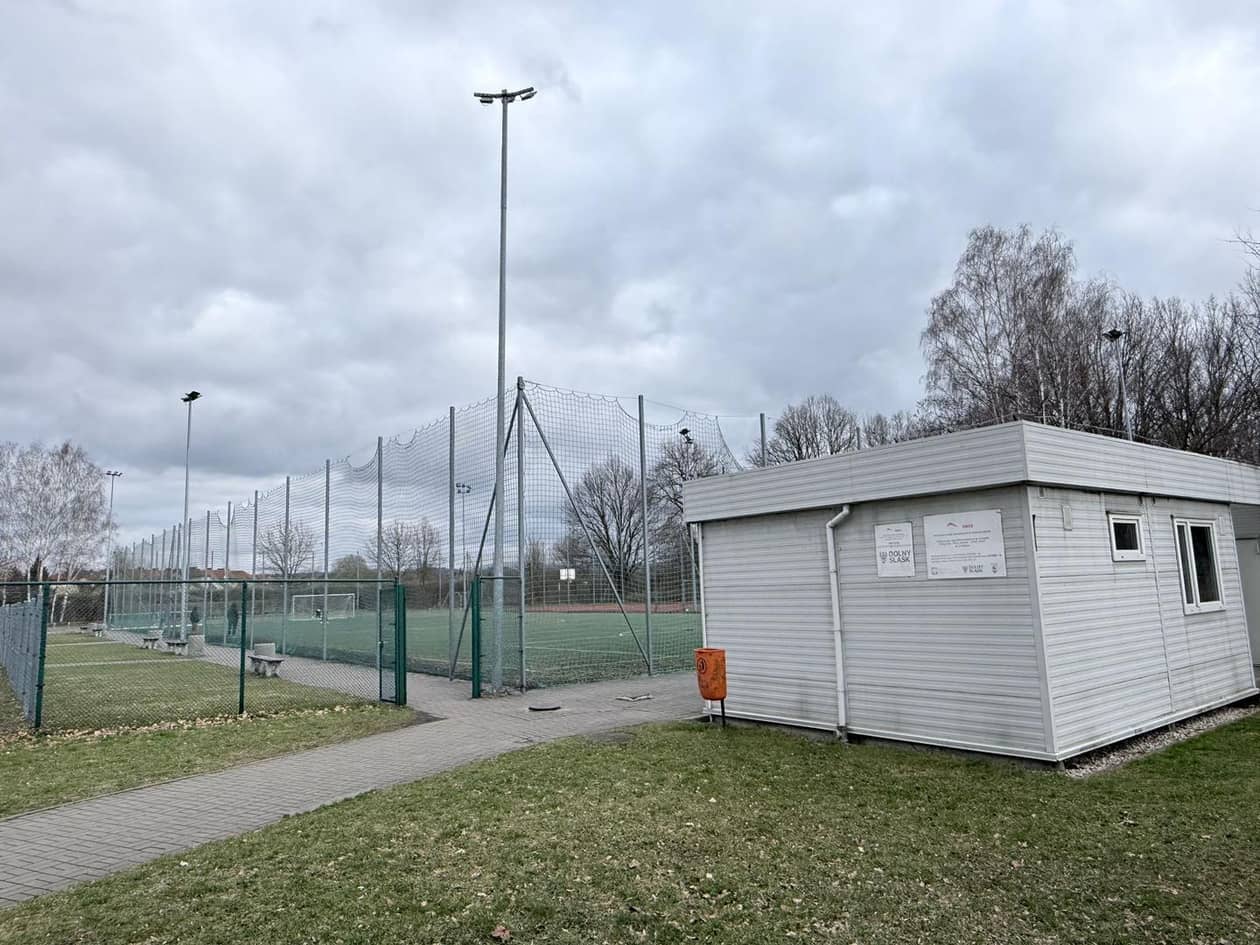 Cieplice: Czas na modernizację Orlika w Cieplicach