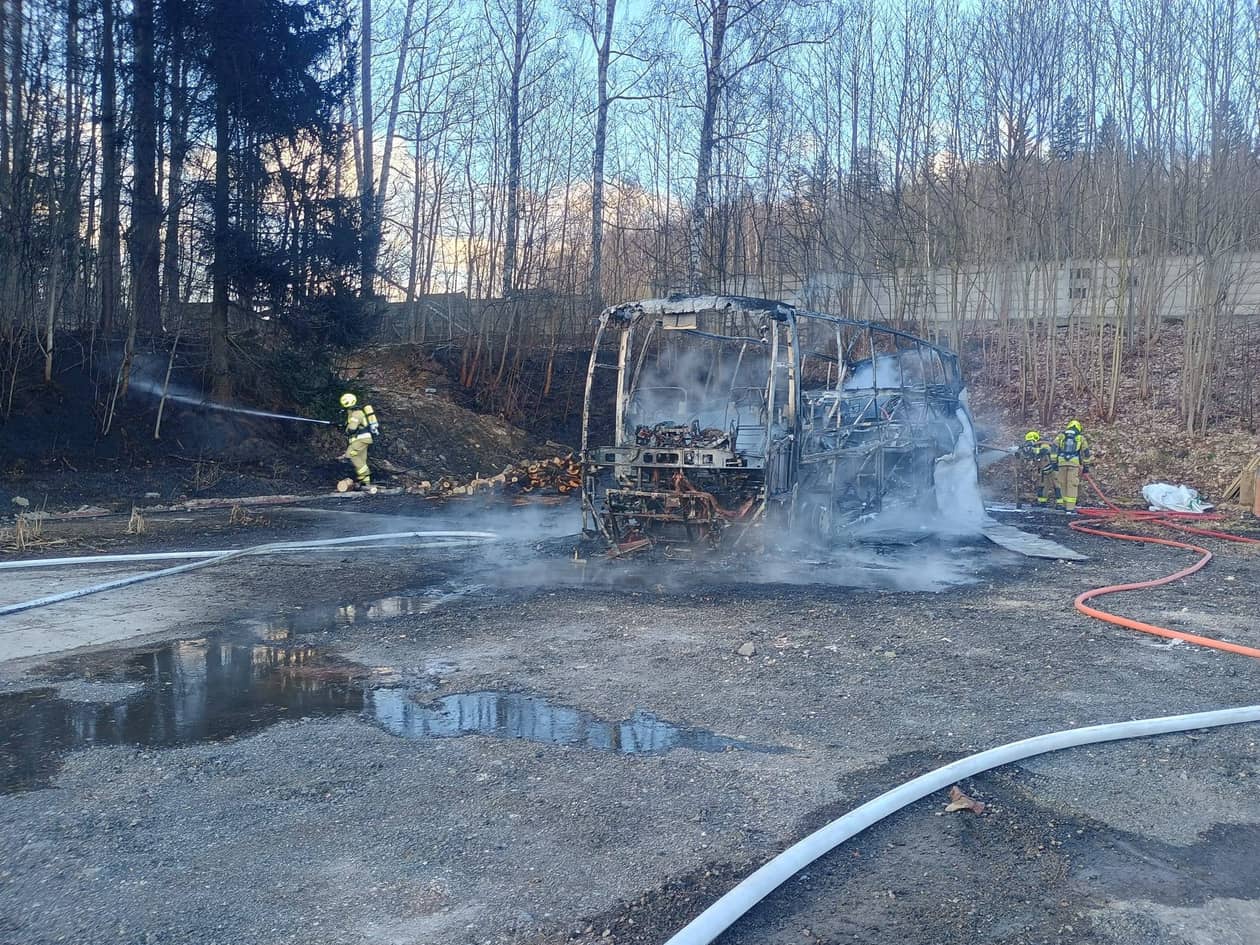 Łomnica: Pożar autobusu – spłonął doszczętnie