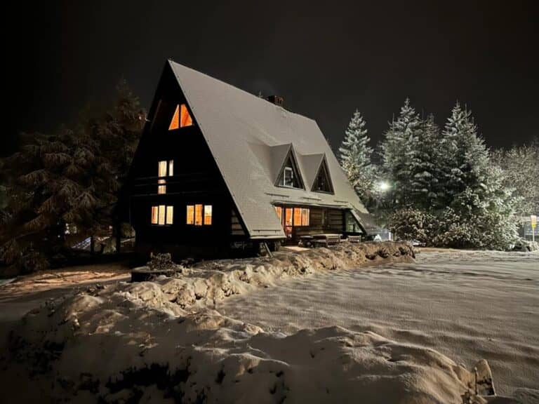 Powiat: Okraj  – schronisko na granicy dwóch światów