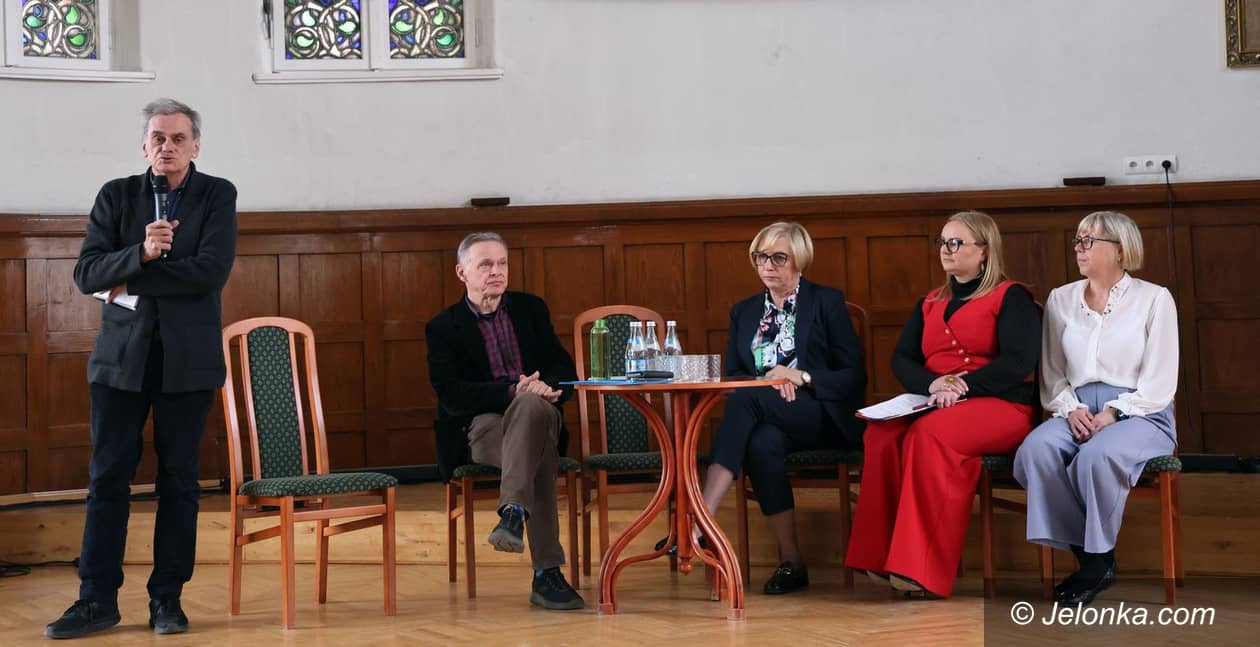 Jelenia Góra: Spotkanie o radonie w szkołach