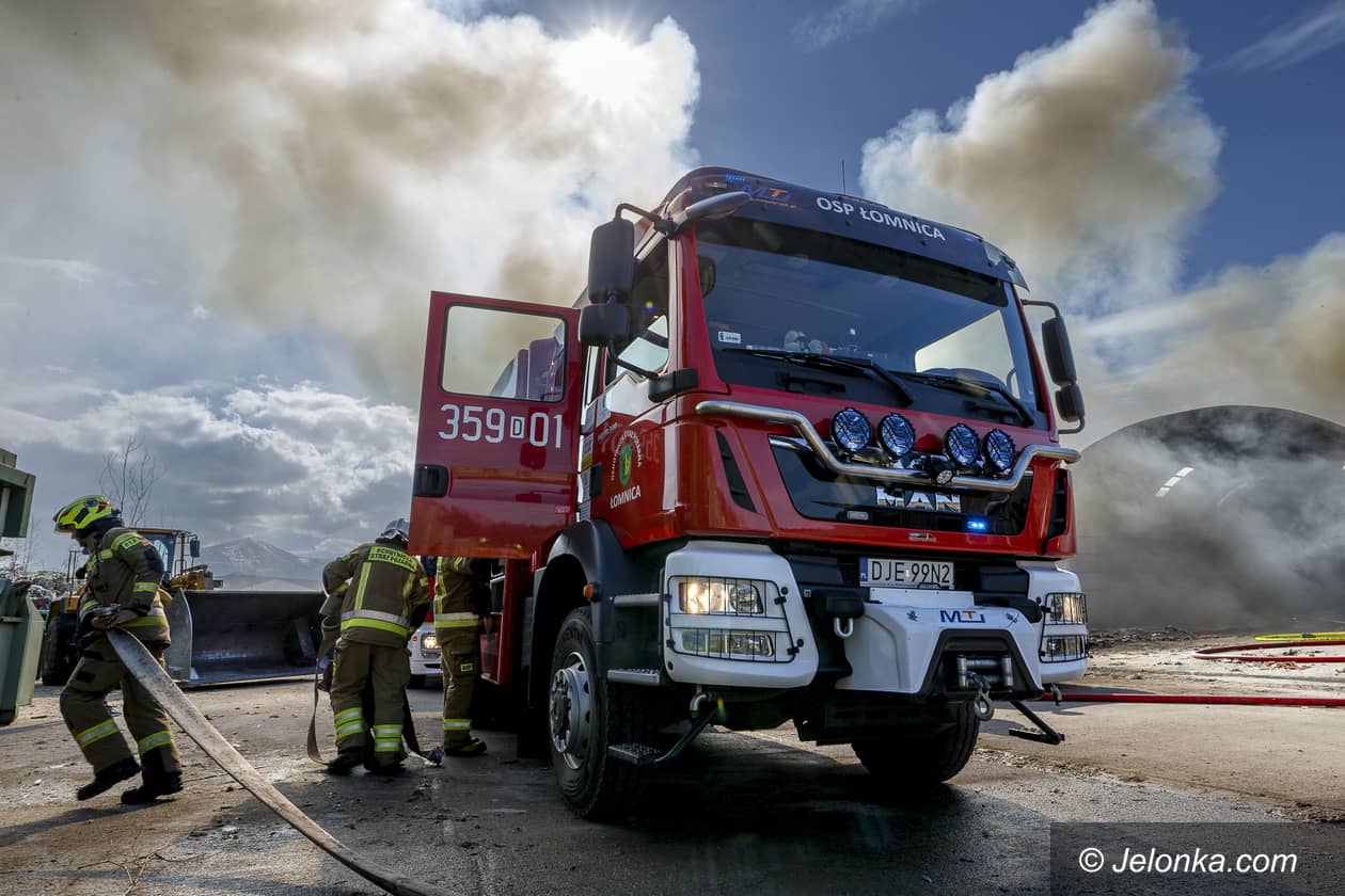 Kostrzyca: Płonie śmietnisko w Kostrzycy