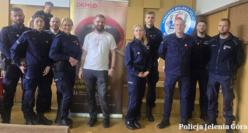 Jelenia Góra: Policjanci, służby i studenci wspólnie dla życia – akcja rejestracji dawców szpiku w Jeleniej Górze