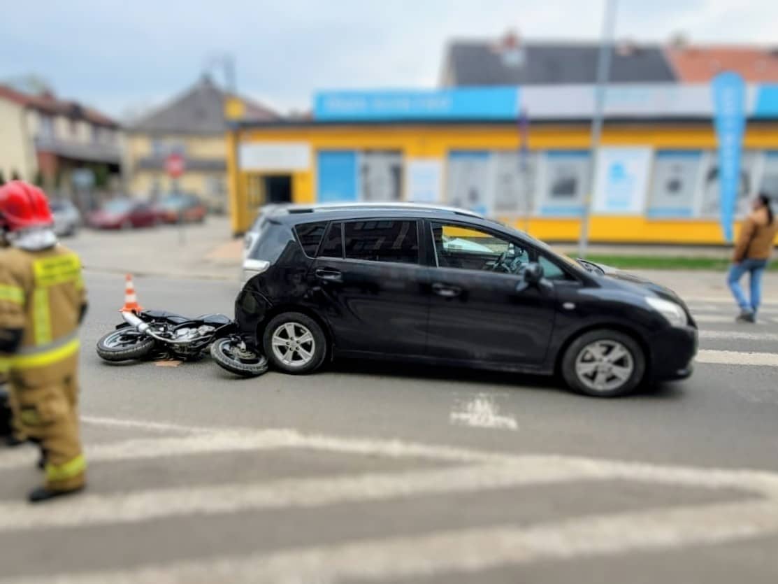 Dolny Śląsk: Motocyklista wjechał w tył auta