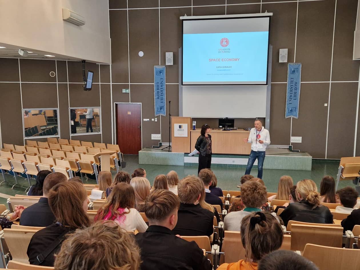 Jelenia Góra: Międzynarodowy wykład dla studentów Uniwersytetu Liderów