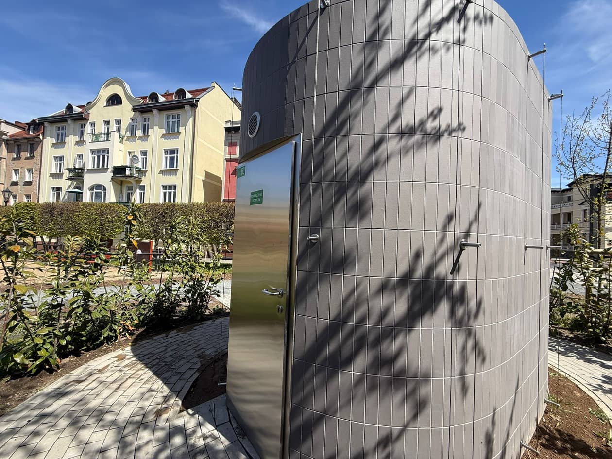 Jelenia Góra: Dwa lata i koniec – toaleta zdewastowana