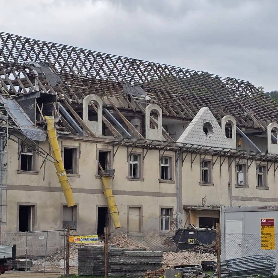 Sobieszów: Przy pałacu powstaje eko szkoła