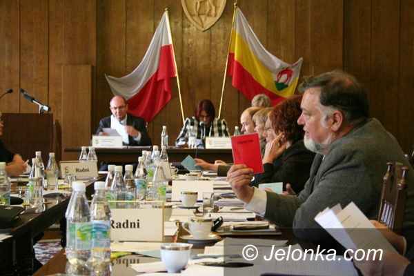 Jelenia Góra: Wybory ławników zdezorganizowały pracę rady