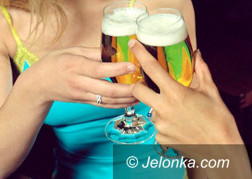 JELENIA GÓRA: Dwudziestolatek rozpijał nieletnie