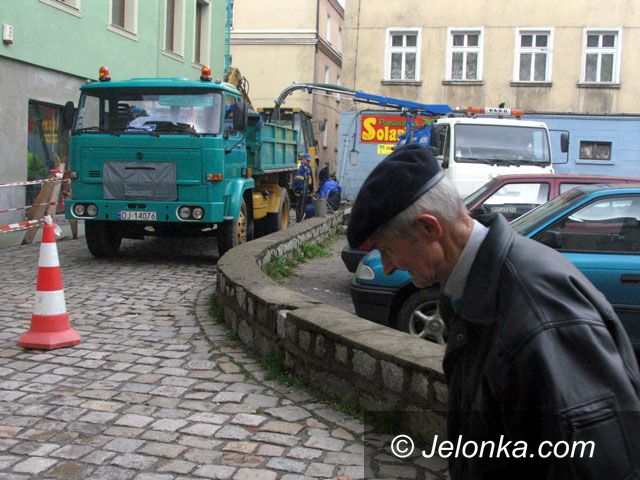 JELENIA GÓRA: Nowe budynki w starym centrum