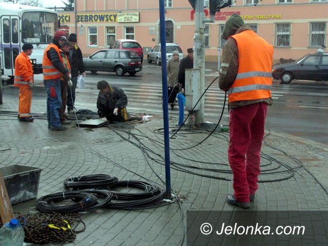 JELENIA GÓRA: Nowe światła coraz bliżej