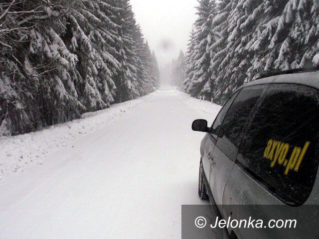 Jelenia Góra: Zima trzyma – trudne warunki na drogach