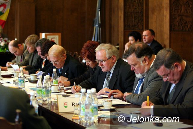 JELENIA GÓRA: Skandal przy przyznawaniu honorowych tytułów