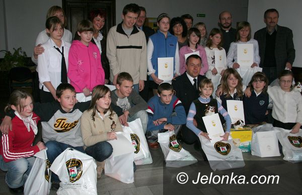 Jelenia Góra: Młodzi rysując walczą z nałogiem