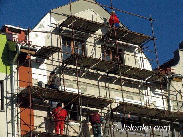JELENIA GÓRA: Złoty Lew pięknieje z dnia na dzień