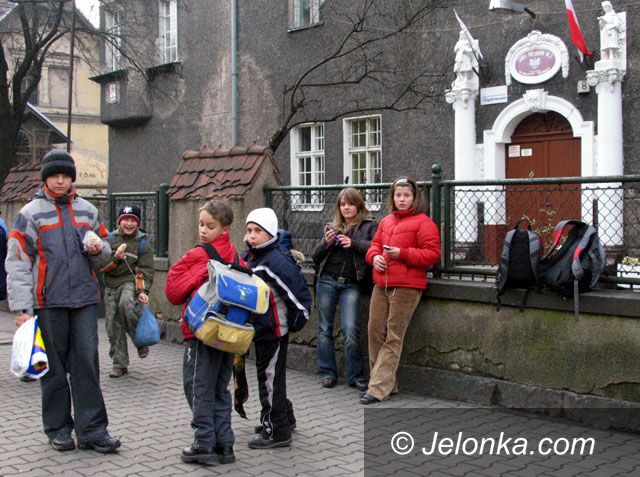 JELENIA GÓRA: Rodzic, nauczyciel – partnerzy czy intruzi