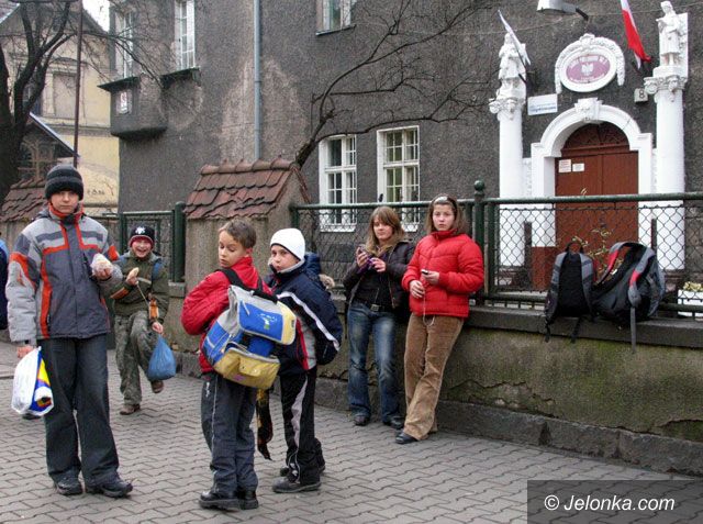JELENIA GÓRA: Rodzic, nauczyciel – partnerzy czy intruzi