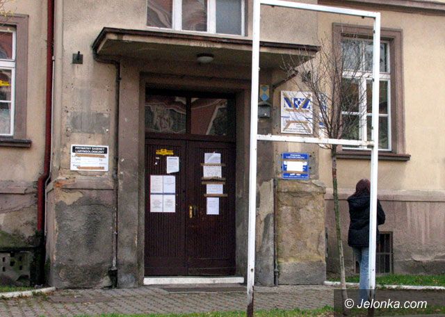 JELENIA GÓRA: Przychodnia zamknięta na bankowo