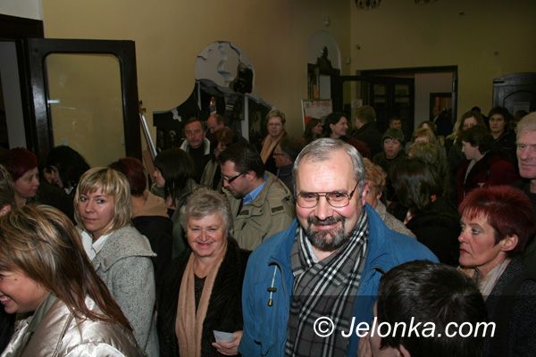 JELENIA GÓRA: Dzikie żądze opanowały miasto