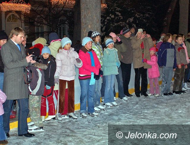 JELENIA GÓRA: Śliski bubel w Parku Zdrojowym