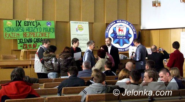 JELENIA GÓRA: Młodzi polubili policjantów