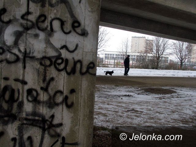 JELENIA GÓRA: Galeria bohomazów pod estakadą