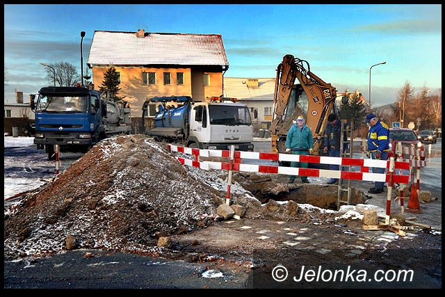 JELENIA GÓRA: Uciążliwe wykopki na pętli