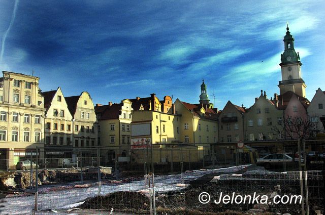 JELENIA GÓRA: Wichura ostro hula