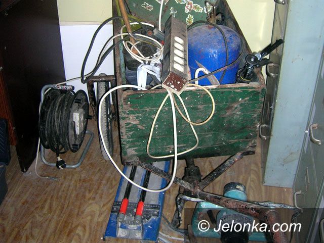 JELENIA GÓRA: Wpadka po włamie do piwnicy
