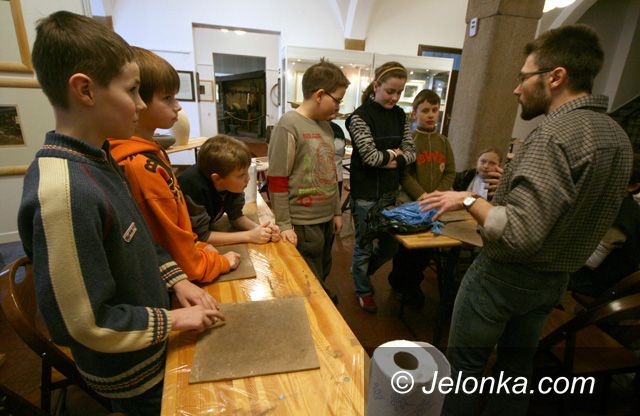 JELENIA GÓRA: Nie święci garnki lepią&#8230;