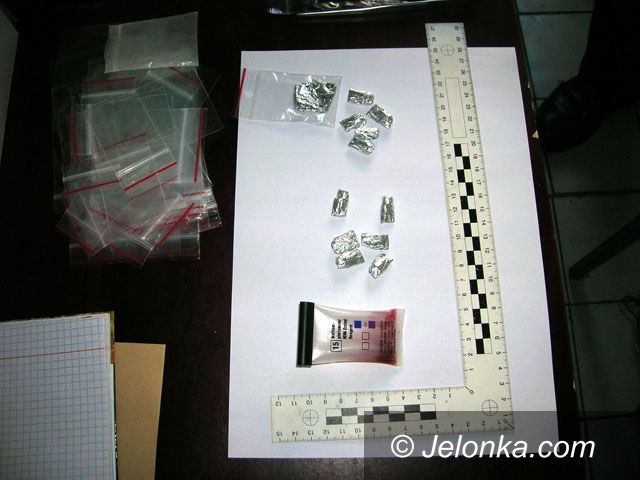 JELENIA GÓRA: Za amfetaminę pod dozorem policji