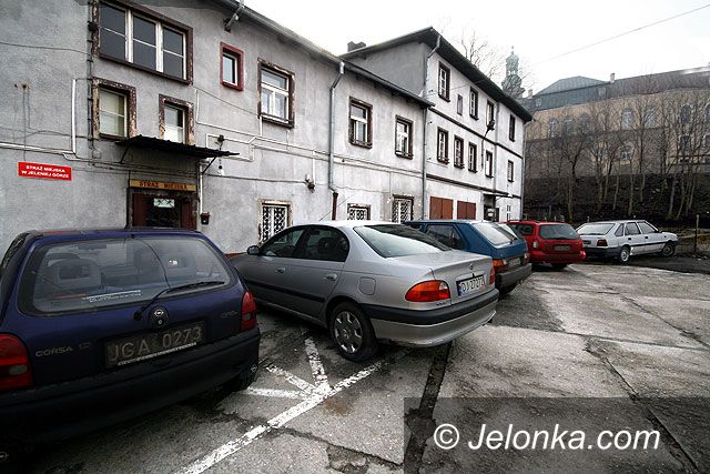 JELENIA GÓRA: Sprzątanie bardzo skomplikowane
