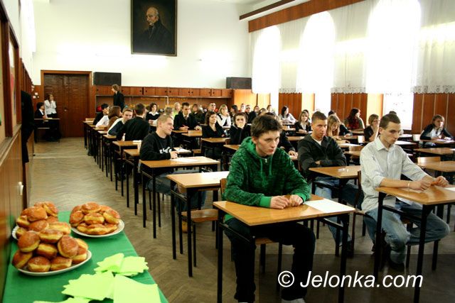 JELENIA GÓRA: Na 900–lecie pod dyktando tłustego czwartku
