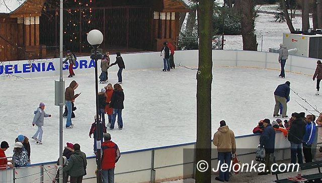 JELENIA GÓRA: Lodowisko spłynie na ferie?