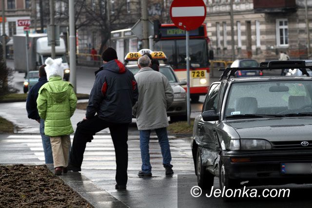 JELENIA GÓRA: Groźnie przy „baniakach”