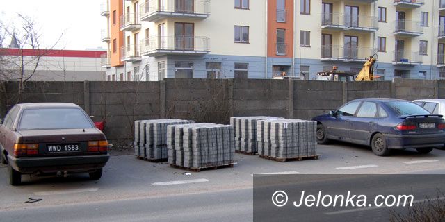 JELENIA GÓRA: Brudy na budowie udręką mieszkańców