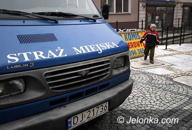 JELENIA GÓRA: Reklamy chodnikowe na cenzurowanym