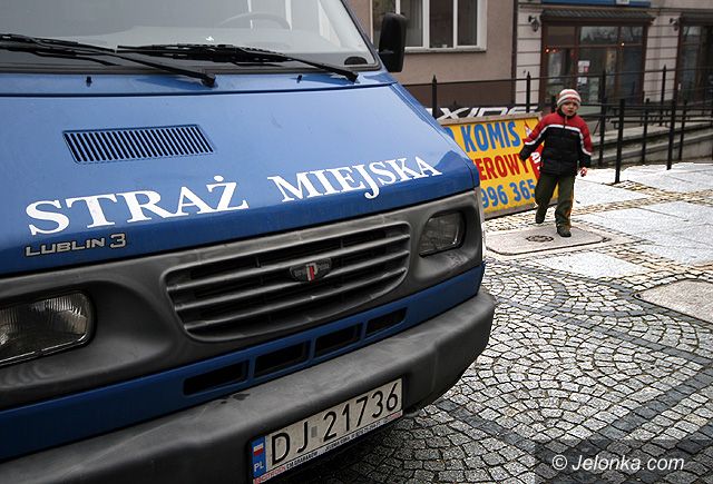 JELENIA GÓRA: Reklamy chodnikowe na cenzurowanym
