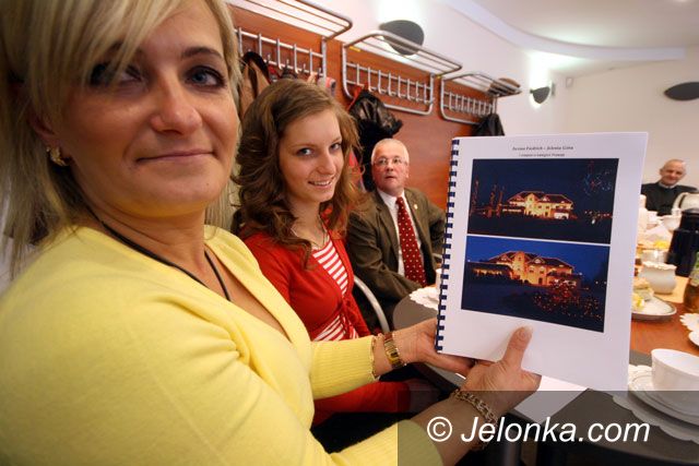 JELENIA GÓRA: Gra o światło warta świeczki