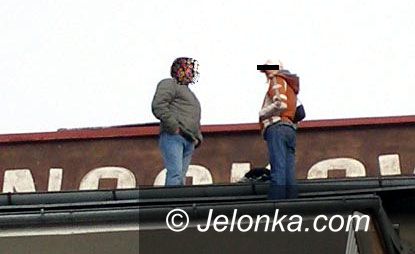 JELENIA GÓRA: Chciała skoczyć z wieżowca – sukces negocjatorów
