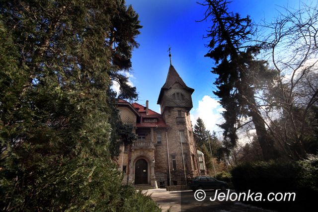 JELENIA GÓRA: Zameczek czeka na gospodarza
