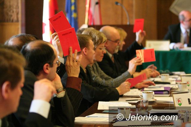 JELENIA GÓRA: Stop dla obskurnych blaszaków