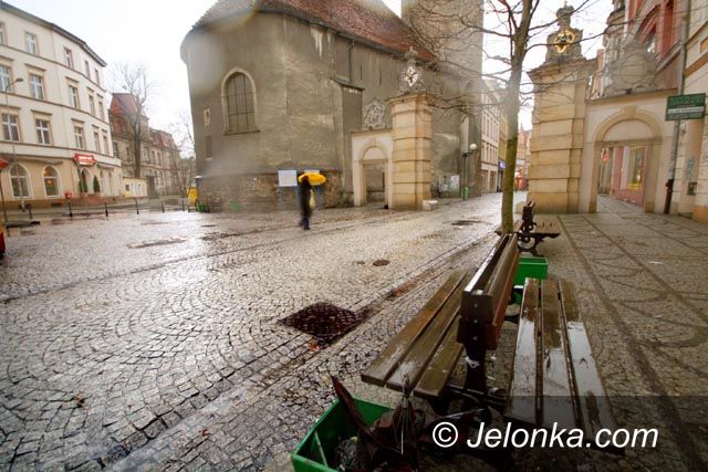 Region Jeleniogórski: Grzmotnęły marcowe pioruny – alarm przeciwopowodziowy