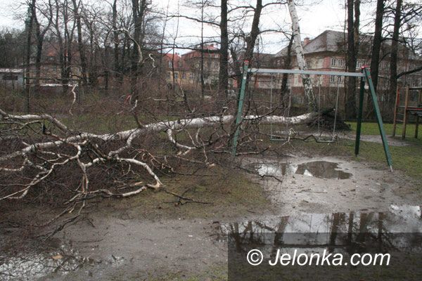 Region Jeleniogórski: Emma ciągle szaleje