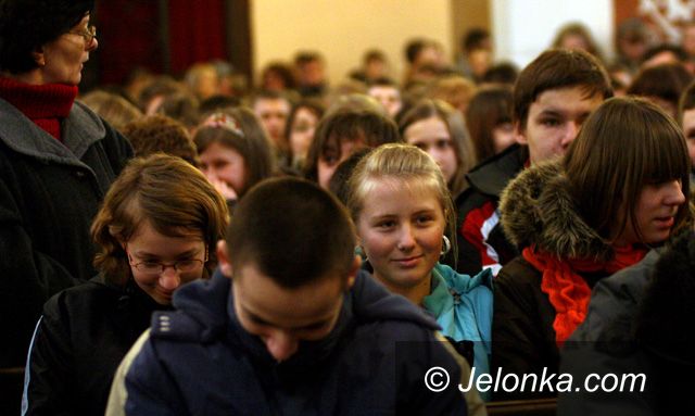 Jelenia Góra: Panu Bogu świeczkę i diabłu ogarek