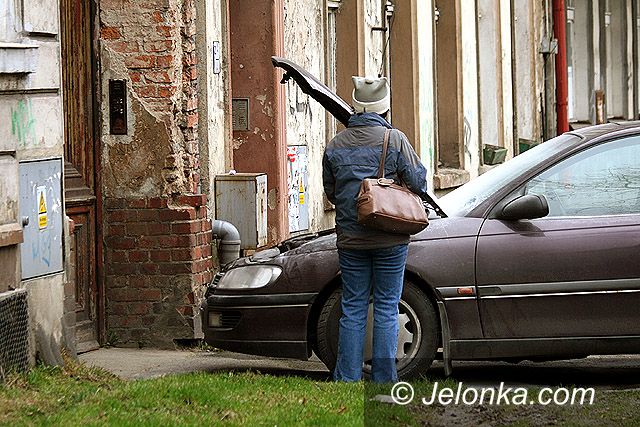 JELENIA GÓRA: Płonął opel na Wojska Polskiego