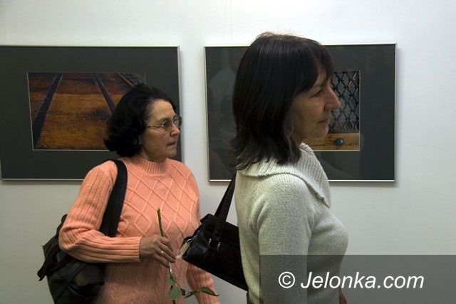 JELENIA GÓRA: Kobieta zmienną jest&#8230; na zdjęciach