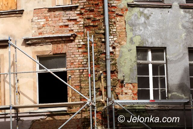 JELENIA GÓRA: Ruina przy Konopnickiej do remontu